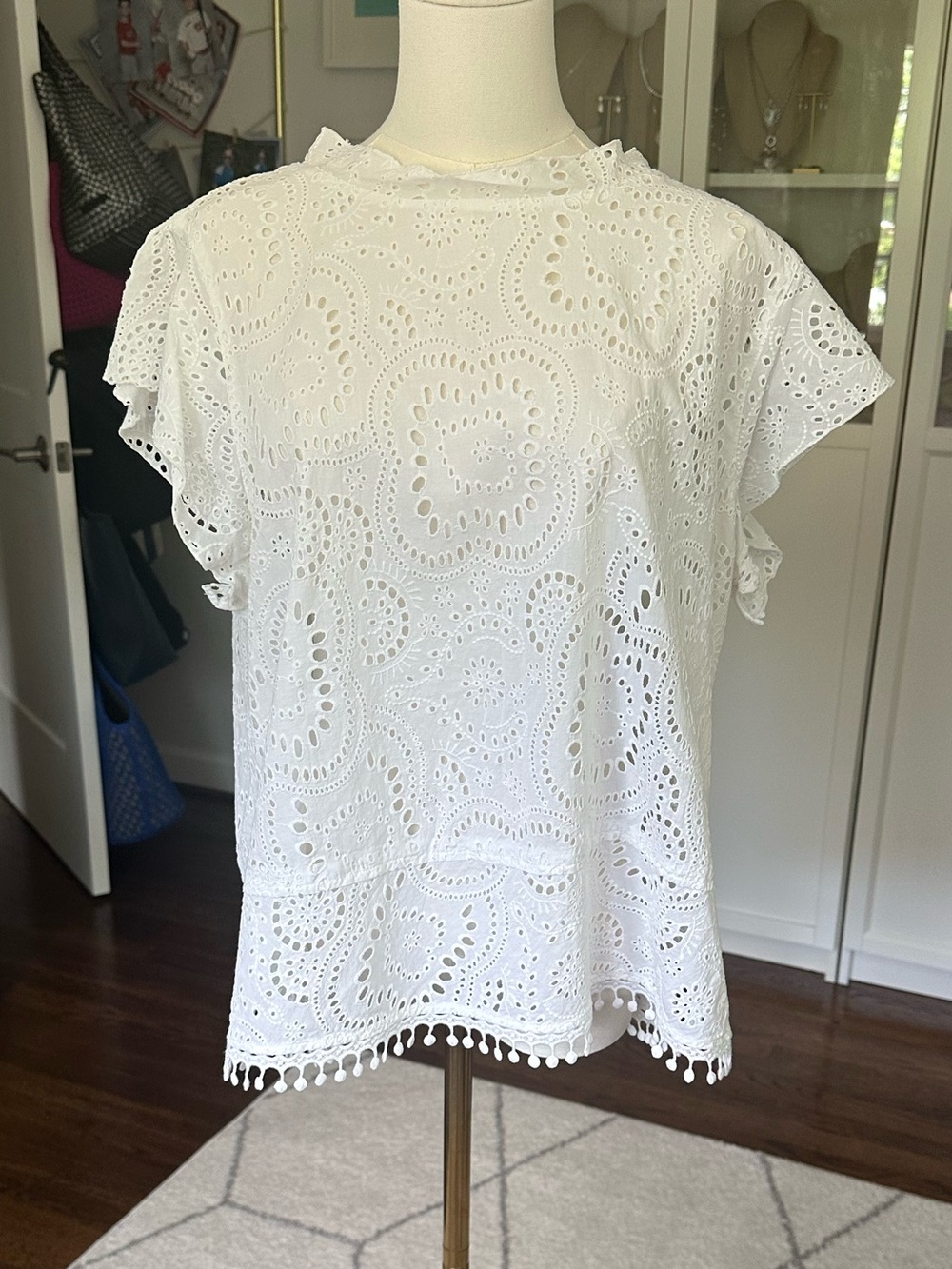 Like New Nordstrom Signature Embroidered Flutter Sleeve Top XL EUC